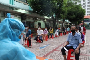 Tin mới về dịch Covid-19 ngày 12/11: Dịch phức tạp trở lại tại TP.HCM; Hành khách đi máy bay khai báo y tế trên PC-Covid 