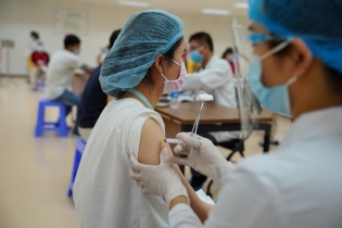 Tin mới về dịch Covid-19 ngày 20/11: Rút ngắn khoảng cách giữa 2 mũi tiêm; Nhiều địa phương phía Nam tăng ca mắc