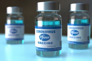 Cục Quản lý Dược nói gì về việc "gia hạn" vắc-xin Pfizer?
