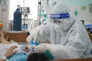 Bộ Y tế đang đánh giá nguyên nhân số ca Covid-19 tử vong tăng cao
