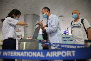 Quy định mới về cách ly với người nhập cảnh