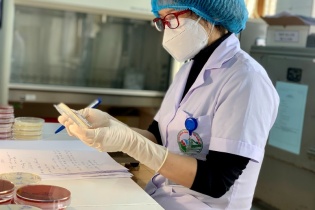 Chủ động ứng phó biến chủng Omicron; Kiểm soát chặt việc sử dụng thuốc điều trị Covid-19
