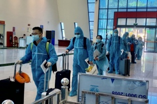 Cách ly tại nhà người nhập cảnh tiêm đủ liều vắc-xin Covid-19