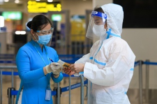 Tin mới về Covid-19 ngày 1/1: Giám sát người nhập cảnh, kịp thời phát hiện biến chủng Omicron