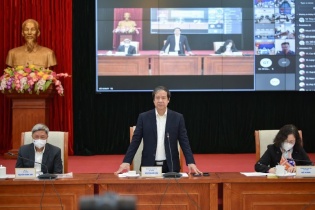 Hệ lụy tâm lý, sức khỏe khi học trực tuyến quá dài