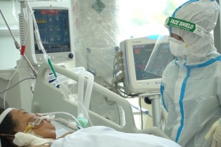 Tin mới về Covid-19 ngày 13/3: TP.HCM bảo vệ nhóm nguy cơ cao; Thái Bình thực hiện điều trị F0 tại nhà
