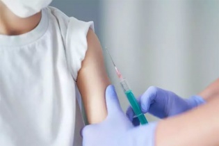 Trẻ mắc Covid-19 có cần tiêm vắc-xin?