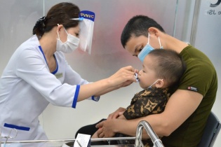Tin mới về dịch bệnh ngày 13/5: Nhiều vắc-xin mới về Việt Nam; Dừng xét nghiệm SARS-CoV-2 khi nhập cảnh