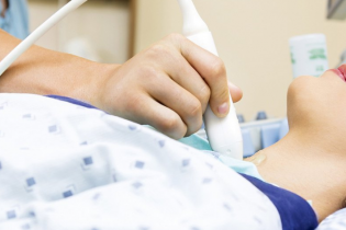 Cảnh giác dấu hiệu ung thư tuyến giáp ở trẻ em