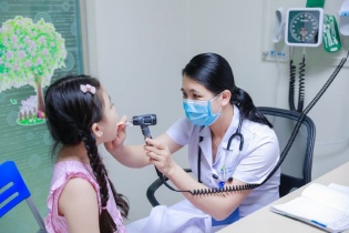 Bệnh nhi nhập viện tăng cao do thời tiết