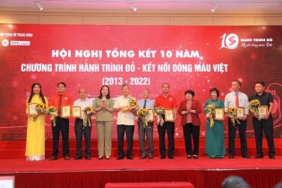10 năm Hành trình Đỏ - Kết nối dòng màu Việt