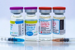 Tin mới về y tế ngày 24/8: Đề xuất miễn kê khai giá khi mua vắc-xin Covid-19