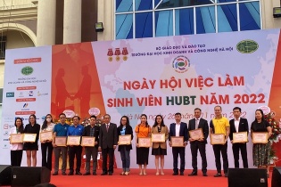 Ngày hội việc làm HUBT mang đến gần 7.000 cơ hội cho sinh viên