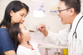 Tin mới về y tế ngày 27/11: Nâng cao chất lượng chăm sóc sức khỏe toàn diện trẻ em