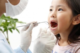 Tin mới về y tế ngày 16/3: Tăng cường sức khỏe răng miệng cho trẻ em và cộng đồng