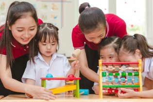 Đề xuất giảm tuổi hưu của giáo viên mầm non