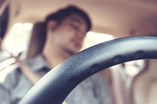 Nguy cơ sức khoẻ khi mở điều hoà ô tô để ngủ