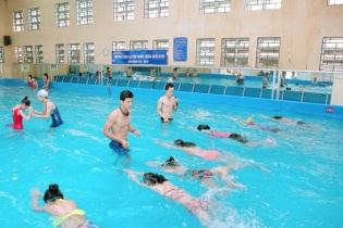 Tin mới về y tế ngày 24/7: Cần trang bị kỹ năng phòng chống đuối nước cho trẻ em