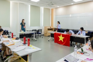 Việt Nam lọt vào vòng tiền tứ kết cuộc thi tranh biện lớn nhất thế giới WSDC