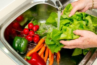 Chưa hết lo với ngộ độc thực phẩm