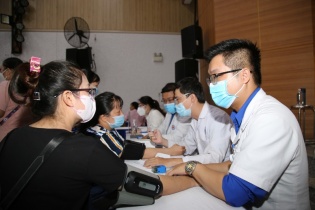 Hàng nghìn công nhân được khám, phát thuốc miễn phí tại Ngày hội Thanh niên công nhân