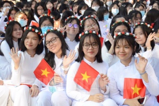 Năm học mới với nhiều bộn bề về giáo viên và chương trình mới