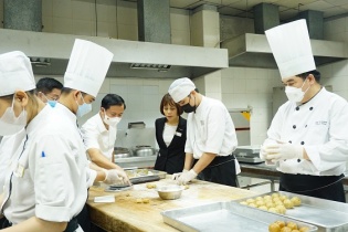 Hà Nội kiểm tra công tác bảo đảm an toàn thực phẩm tại khách sạn lớn