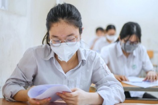Tuyển sinh đại học và áp lực học phí