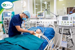 Tin mới về y tế ngày 14/9: Cảnh báo nhiễm trùng huyết ở trẻ em