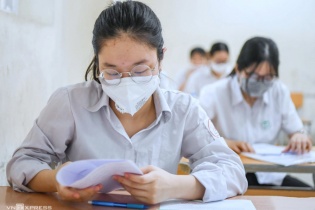 Nhiều trường đại học công bố mức thu học phí tạm thời