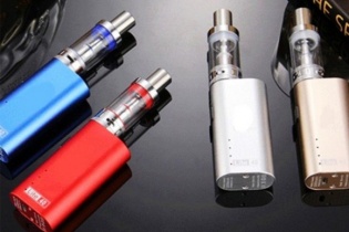 Tin mới về y tế ngày 13/10: Ngăn tác hại của thuốc lá mới với thanh, thiếu niên