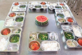 Giám sát bữa ăn học đường