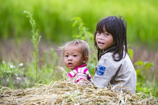 Tin mới về y tế ngày 28/10: Tỷ lệ suy dinh dưỡng ở trẻ dưới 5 tuổi cao