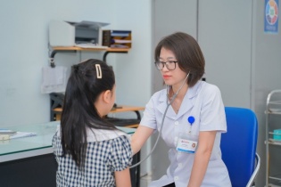 Tin mới về y tế ngày 29/11: Miền Bắc cẩn trọng viêm amidan; Kiểm soát an toàn thực phẩm Tết