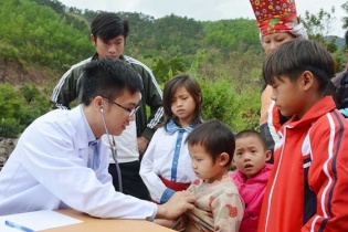 Tin mới về y tế ngày 10/12: Chuyển giao kỹ thuật y tế giảm chuyển tuyến; Dịch sốt xuất huyết giảm nhiệt