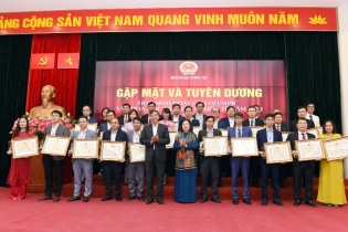 Tuyên dương học sinh đoạt giải Olympic và Khoa học Kỹ thuật quốc tế năm 2023