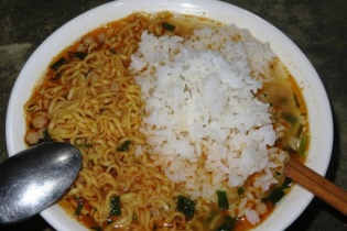 Thông tin mới về vụ việc bữa ăn bán trú ở Trường Tiểu học Hoàng Thu Phố 1