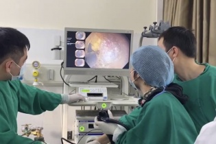 Tin mới y tế ngày 2/1: Điều trị thành công ung thư sớm đường tiêu hoá