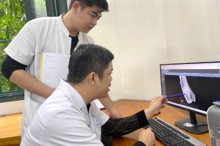 Gia tăng tai nạn do pháo nổ cận Tết: Một chút tò mò, di chứng cả cuộc đời