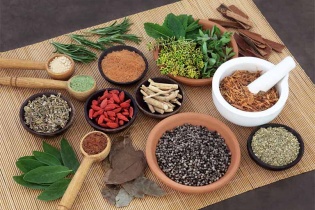 Tin mới y tế ngày 26/1: Hoại tử da vì đắp lá cây trị bệnh