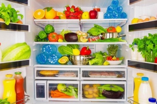 Mua sắm đồ ăn đón Tết 2024, nên lưu ý những gì?