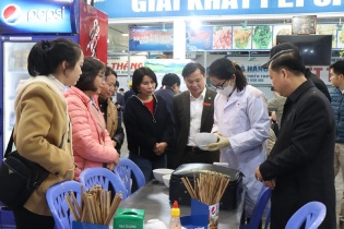 Công tác bảo đảm an toàn thực phẩm tại lễ hội chùa Hương được thực hiện ra sao?