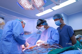 Có nên mở rộng đào tạo bác sĩ nội trú - "tinh hoa" trong ngành Y?