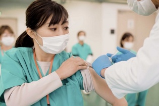 Tin mới y tế ngày 11/3: Từ ngày 12/3, phòng tiêm chủng CDC Hà Nội mở cửa trở lại