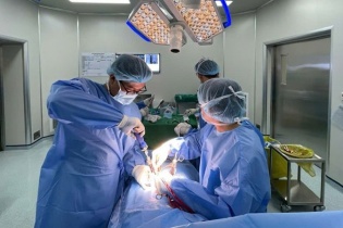 Tin mới y tế ngày 13/3: Loãng xương có thể khiến cột sống biến dạng