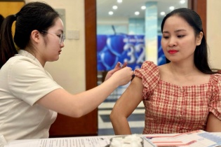 Tin mới y tế ngày 2/4: Không tự ý mua thuốc điều trị cúm mùa, cần tiêm đúng vắc-xin theo mùa