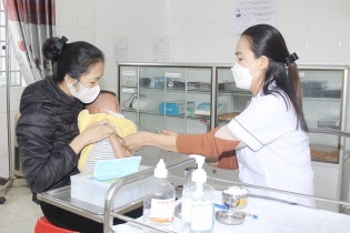 Tin mới y tế ngày 10/4: Hoàn thiện, nâng cao chất lượng hoạt động của y tế cơ sở