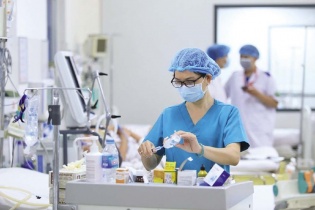 Lại thiếu thuốc, người bệnh phải mua ngoài