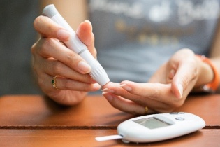 Bệnh nhân tiểu đường ngày càng trẻ hóa, làm sao để giảm tác hại?