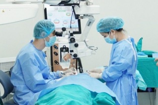 Nguy cơ mất thị lực vĩnh viễn do lạm dụng thuốc nhỏ mắt chứa corticoid